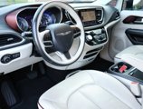 Used 2019 Chrysler Pacifica Limited image 3