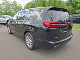 Used 2024 Chrysler Pacifica Touring-L image 4