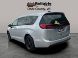 Used 2023 Chrysler Pacifica Touring-L image 4