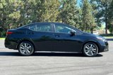 Used 2021 Nissan Versa SV image 3