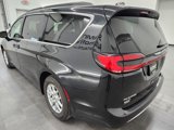 Used 2022 Chrysler Pacifica Touring-L image 6
