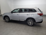 Used 2017 Mitsubishi Outlander SE image 3
