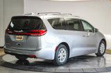 Used 2021 Chrysler Pacifica Touring-L image 6