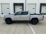 Used 2017 Toyota Tacoma TRD Sport w/ Tow Package (A/T) image 5