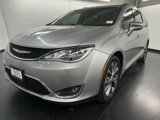 Used 2017 Chrysler Pacifica Limited image 3