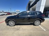 Used 2018 Nissan Rogue S image 2