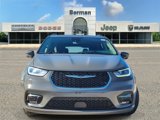 Used 2022 Chrysler Pacifica Touring-L image 6