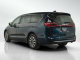 Used 2023 Chrysler Pacifica Touring-L image 3