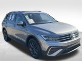 Used 2022 Volkswagen Tiguan SE image 2