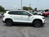 Used 2022 Volkswagen Taos S image 2