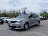 Used 2017 Chrysler Pacifica Touring-L image 2