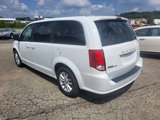 Used 2018 Dodge Grand Caravan SE image 3