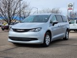 Used 2023 Chrysler Voyager LX image 4