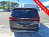 Used 2023 Chrysler Pacifica Touring-L image 4