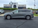 Used 2023 Chrysler Pacifica Limited image 2