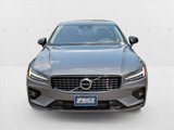 Used 2021 Volvo S60 T5 Momentum image 2
