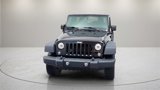 Used 2018 Jeep Wrangler Unlimited Rubicon w/ Connectivity Group image 3