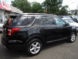 Used 2017 Ford Explorer XLT image 3