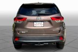 Used 2017 Toyota Highlander XLE image 4