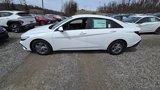 New 2025 Hyundai Elantra SE image 3