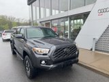 Used 2022 Toyota Tacoma TRD Off-Road image 2