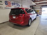 New 2025 Chrysler Pacifica Select image 3