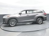 Used 2019 Toyota Highlander XLE image 3