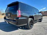Used 2020 GMC Yukon XL SLT w/ Graphite Performance Edition image 3