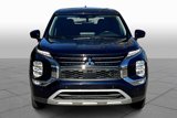 Used 2023 Mitsubishi Outlander SE image 3