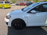 Used 2017 Volkswagen GTI SE image 2