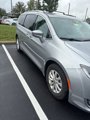 Used 2019 Chrysler Pacifica Touring-L image 3