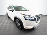 Used 2023 Nissan Pathfinder Platinum image 3