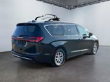 Used 2022 Chrysler Pacifica Touring-L image 5
