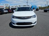 Used 2018 Chrysler Pacifica Touring-L Plus image 2