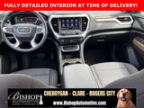 Used 2023 GMC Acadia SLE w/ Driver Convenience Package image 4