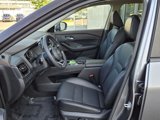Used 2022 Nissan Rogue SV image 3