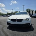 Used 2018 BMW 320i xDrive Sedan w/ Premium Package image 4
