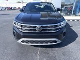 Used 2020 Volkswagen Atlas Cross Sport SE image 2