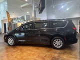 New 2025 Chrysler Pacifica Select image 4