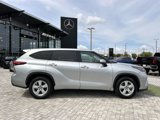 Used 2022 Toyota Highlander LE image 3