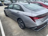 Used 2025 Hyundai Elantra Sport image 2