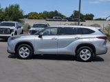 Used 2022 Toyota Highlander LE image 3