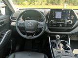 Used 2021 Toyota Highlander XLE image 2