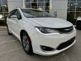Used 2017 Chrysler Pacifica Platinum image 2