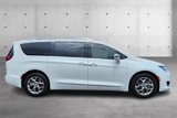 Used 2018 Chrysler Pacifica Limited image 2