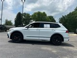 Used 2022 Volkswagen Tiguan SE R-Line image 4