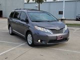 Used 2017 Toyota Sienna XLE image 3