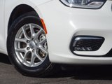 Used 2022 Chrysler Pacifica Touring-L image 3