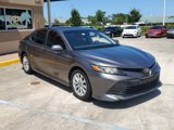 Used 2019 Toyota Camry SE image 2
