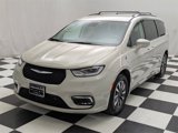 Used 2021 Chrysler Pacifica Touring-L image 3